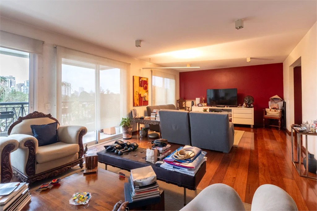 Apartamento à venda com 4 quartos, sendo 2 suítes, em Alto de Pinheiros, São Paulo, SP