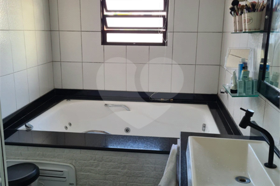Sobrado à venda com 5 quartos, sendo 2 suítes, em Vila Guilherme, São Paulo, SP
