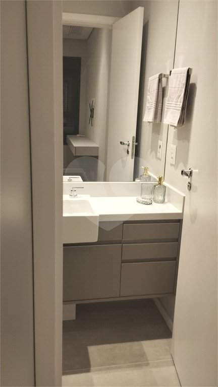 Apartamento para alugar com 2 quartos em Jardim das Acácias, São Paulo, SP