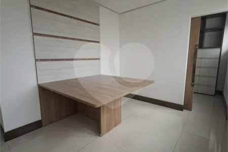 SALA COMERCIAL DE 90 M² COM 12 BAIAS, SALA DE REUNIÃO, AR-CONDICIONADO CENTRAL E 2 VAGAS!