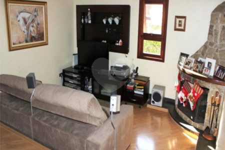Casa à venda com 4 quartos, sendo 2 suítes, no condomínio Vinhas da Vista Alegre - Lado Sede, Vinhedo - SP