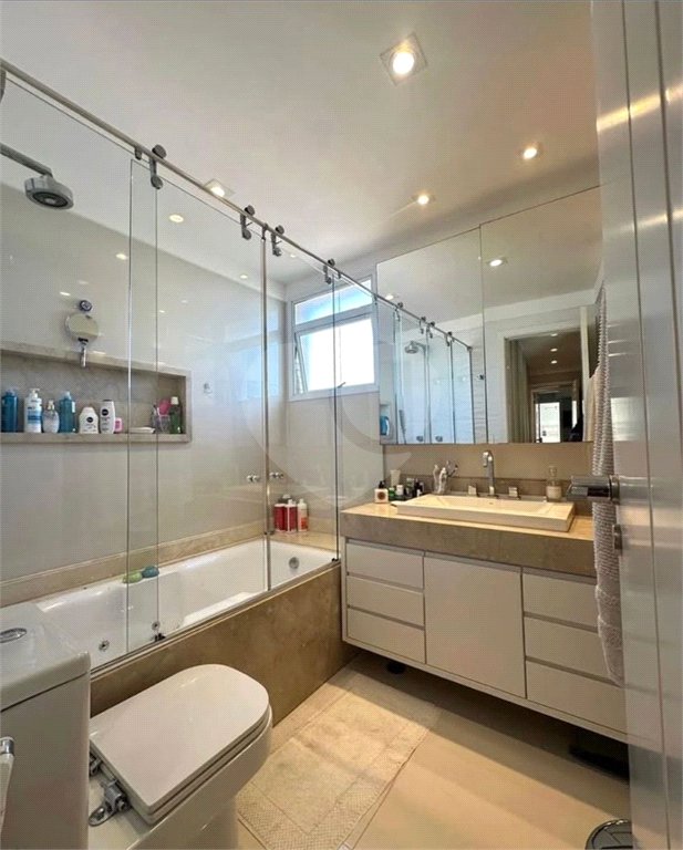 Apartamento à venda com 3 suítes em Nova Petrópolis, São Bernardo do Campo, SP
