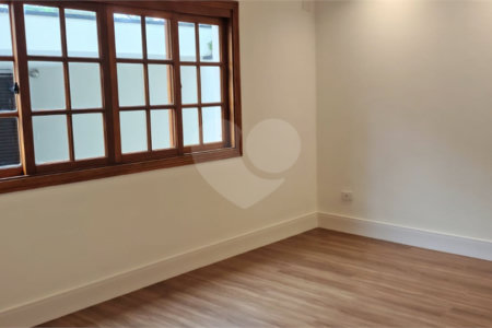 Casa de Vila à venda com 3 quartos, sendo 2 suítes, em Santo Amaro, São Paulo, SP
