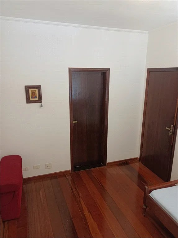 Sobrado à venda com 5 quartos, sendo 4 suítes,  em Rolinópolis, São Paulo, SP