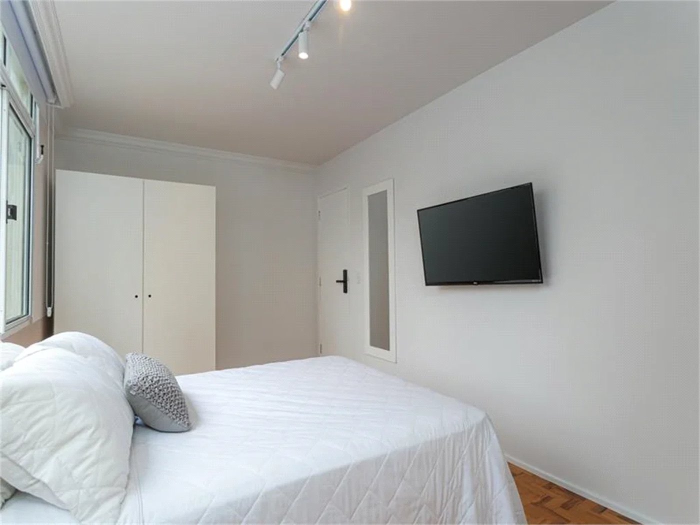Apartamento à venda com 4 quartos, sendo 2 suítes, em Pinheiros, São Paulo, SP