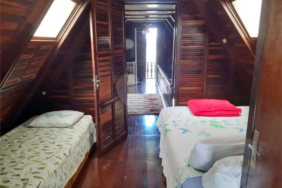 Sobrado à venda com 3 quartos, sendo 1 suíte, em Samambaia, Mairiporã, SP