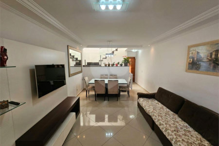 Casa à venda com 3 suítes em Vila Carrão, São Paulo, SP