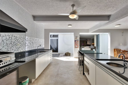 Casa à venda com 4 suítes em Jardim Cordeiro, São Paulo, SP