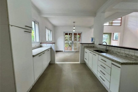 Casa à venda com 3 quartos, sendo 1 suíte,  no condomínio Residencial Recanto dos Paturis, Vinhedo - SP