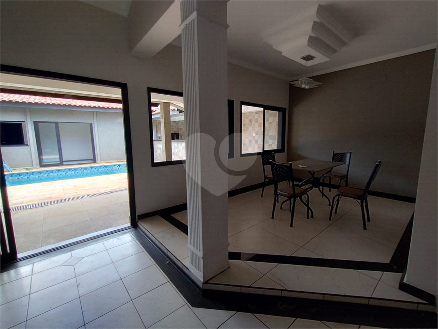 Casa à venda com 2 suítes em Vila Oliveira, Itapetininga, SP