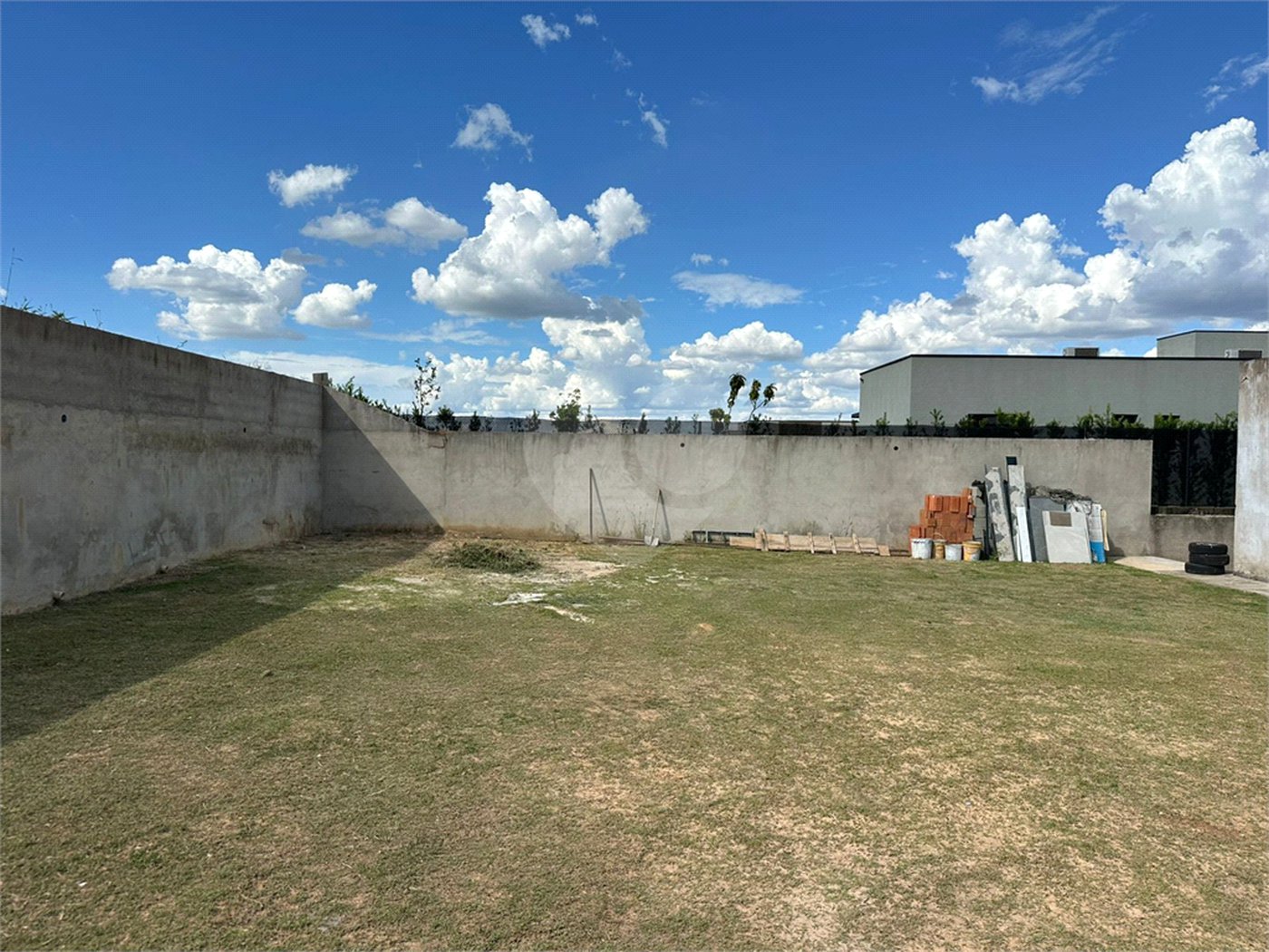 Casa à venda com 4 suítes no condomínio Quintas da Terracota, Indaiatuba - SP