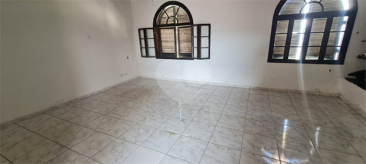 Casa à venda com 5 suítes em Roseira, Mairiporã, SP