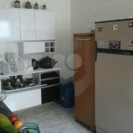 Casa de Vila à venda com 4 quartos, sendo 1 suíte, no condomínio Travessa Isadora,4, São Paulo - SP