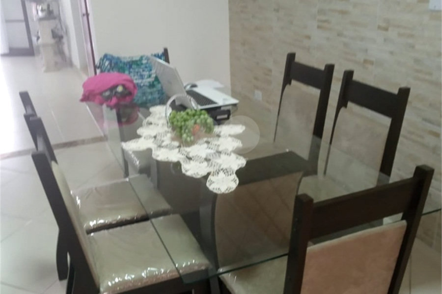 Sobrado à venda com 4 quartos, sendo 1 suíte, em Horto Florestal, São Paulo, SP