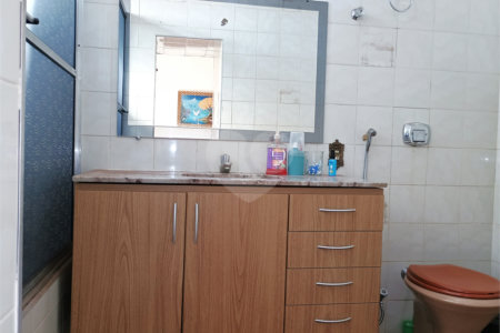 Casa à venda com 3 quartos, sendo 1 suíte, em Parque dos Bandeirantes, Ribeirão Preto, SP