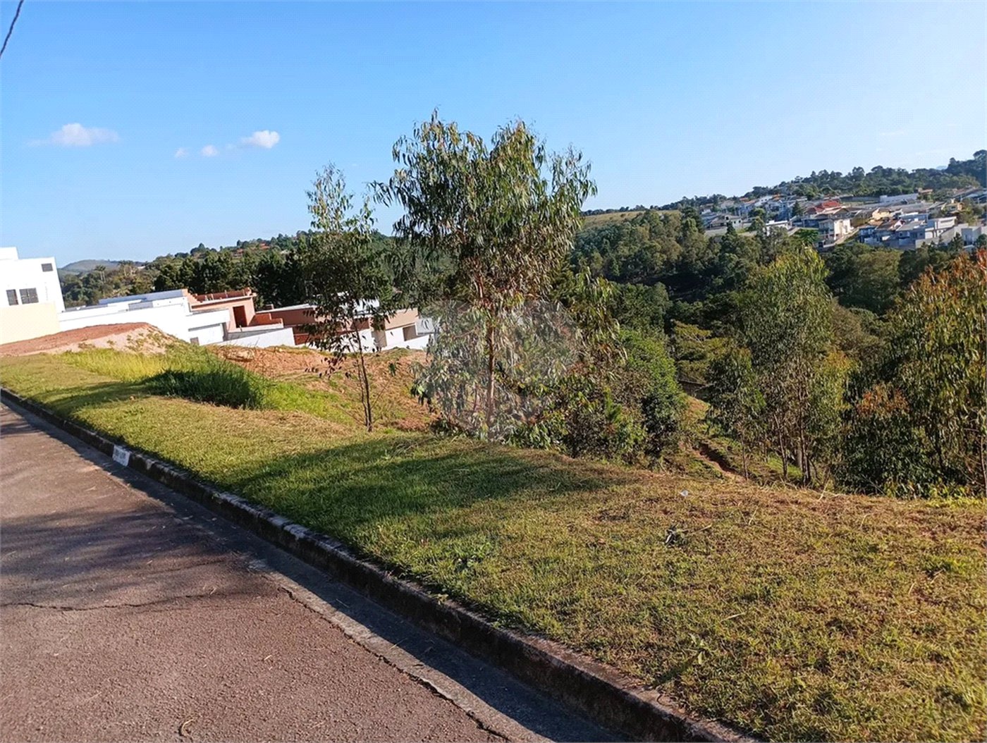 Terreno à venda no condomínio Laguna Residencial, Várzea Paulista - SP