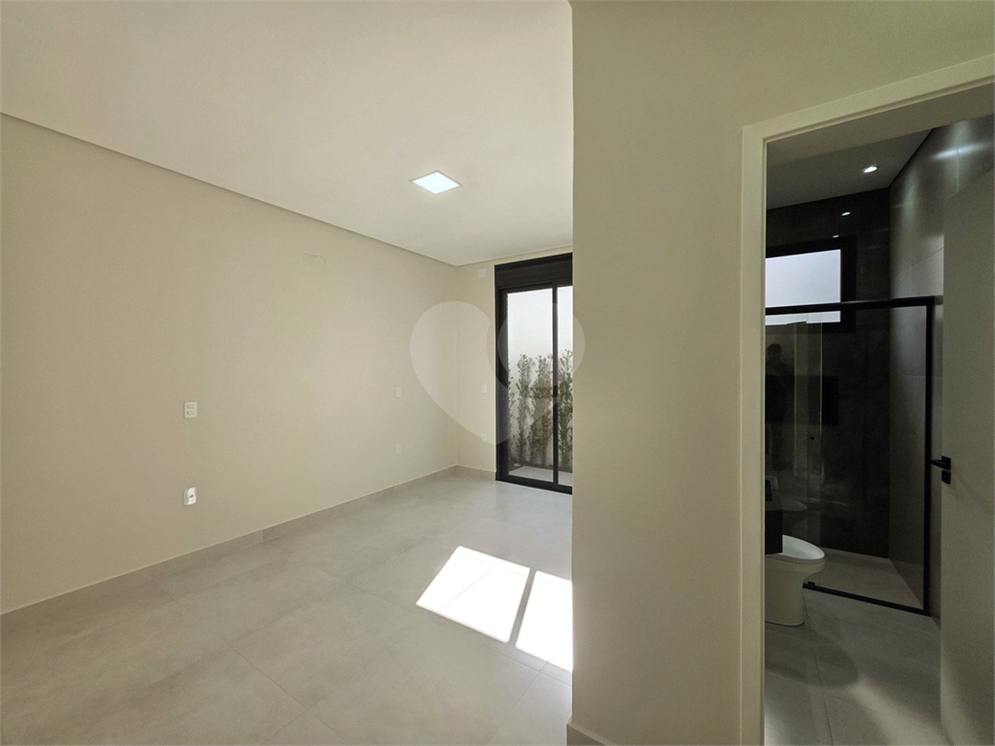 Casa à venda com 3 quartos, sendo 1 suíte, no condomínio Golden Park Residence, Sorocaba - SP