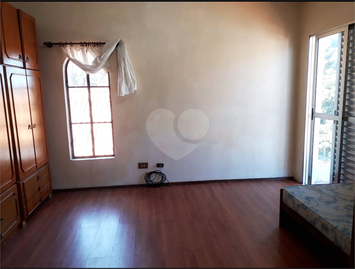 Sobrado à venda com 3 quartos, sendo 1 suíte,  em Vila Nivi, São Paulo, SP