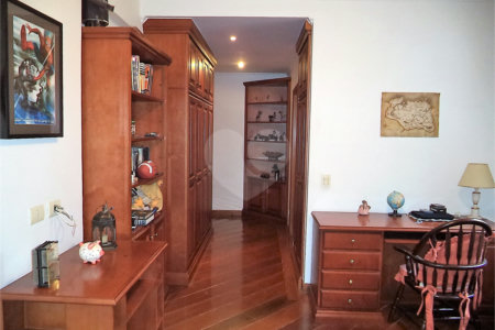 Casa à venda com 4 suítes em Real Parque, São Paulo, SP