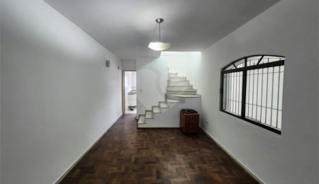 Casa à venda com 3 quartos, sendo 1 suíte,  em Jardim Celeste, São Paulo, SP