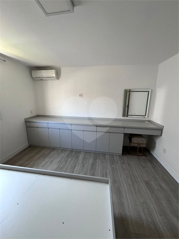 Sobrado à venda com 3 quartos em Parada Inglesa, São Paulo, SP