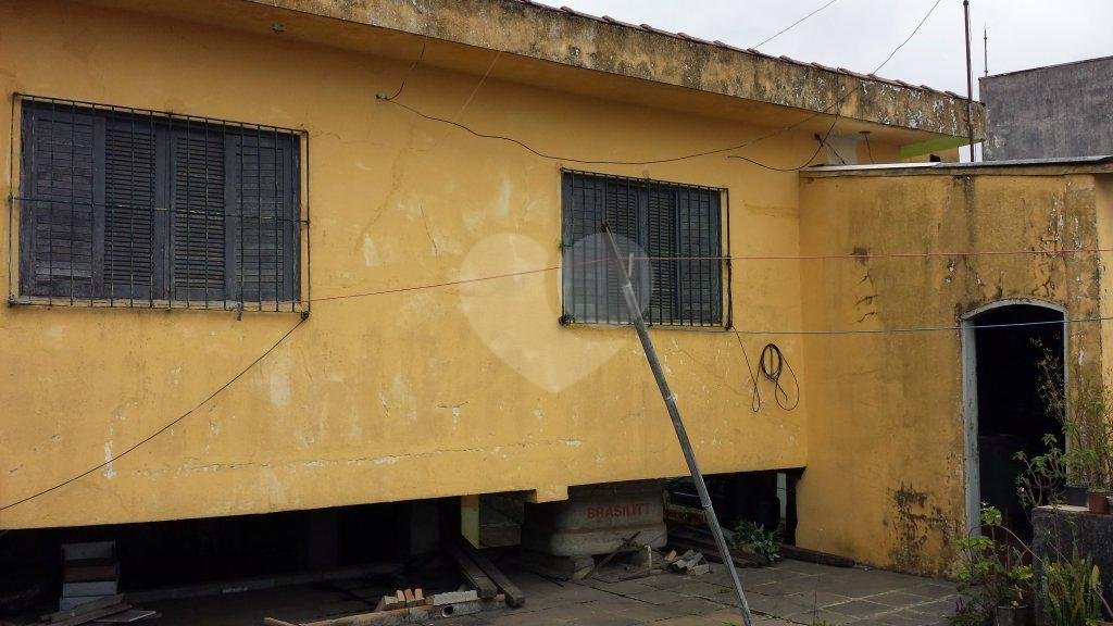 Casa à venda com 3 quartos, sendo 1 suíte, em Itaquera, São Paulo, SP