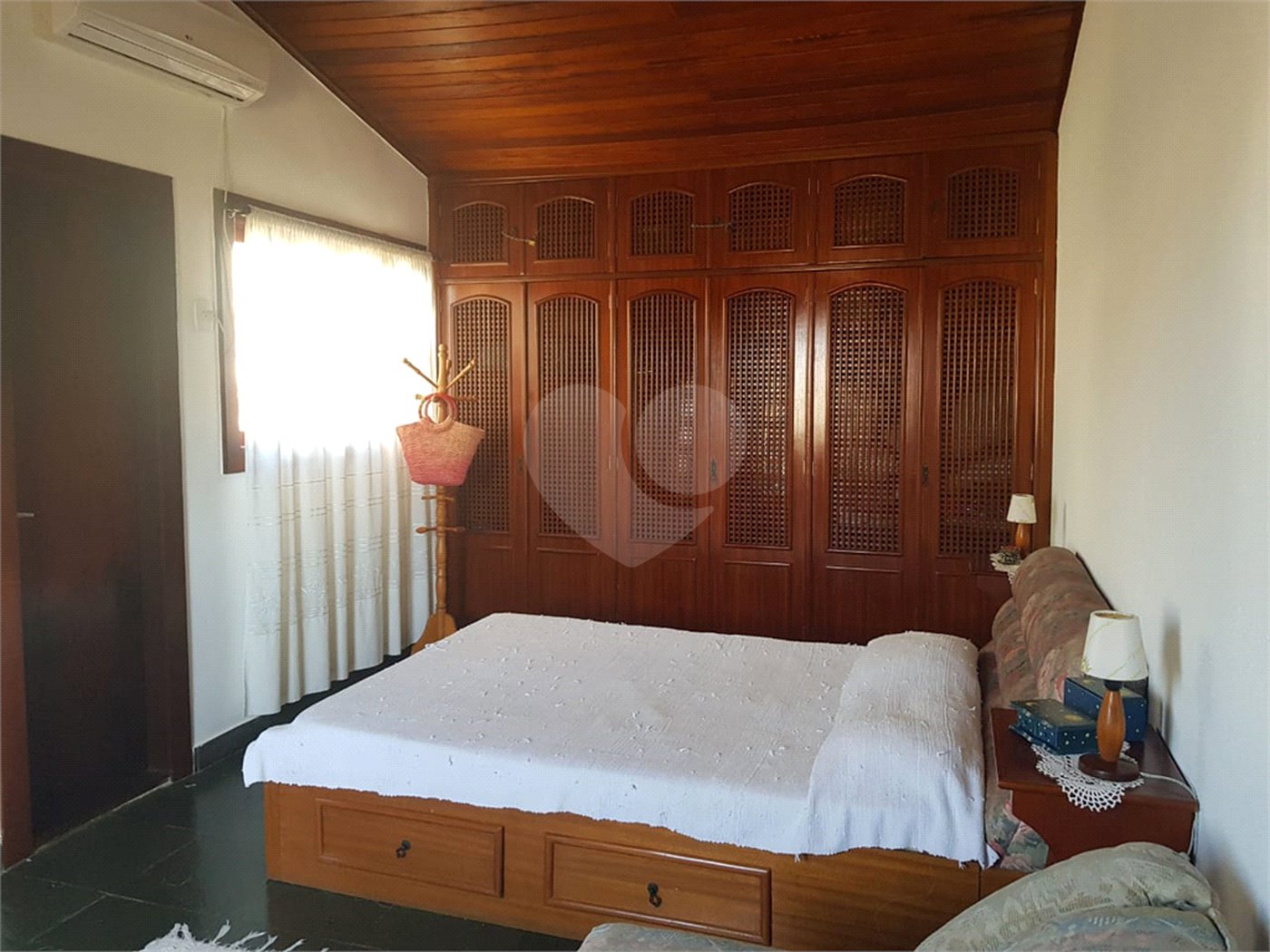 Casa em condomínio à venda com 3 quartos, sendo 2 suítes,  em Alto de Búzios, Armação dos Búzios, RJ