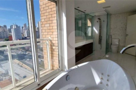 Apartamento à venda com 3 suítes em Vila Mariana, São Paulo, SP