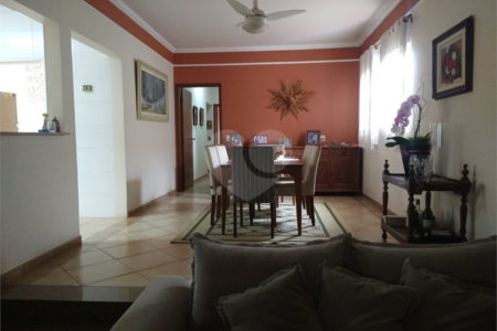 Casa à venda com 3 quartos, sendo 1 suíte, em Chácara São João, São Carlos, SP