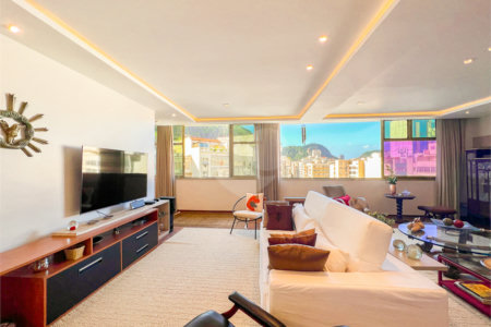 Apartamento à venda com 4 quartos, sendo 1 suíte, em Copacabana, Rio de Janeiro, RJ