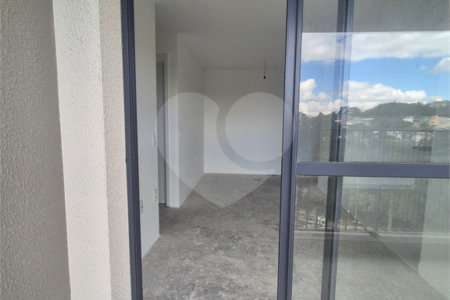 Apartamento à venda com 3 quartos, sendo 1 suíte, em Vila Anastácio, São Paulo, SP