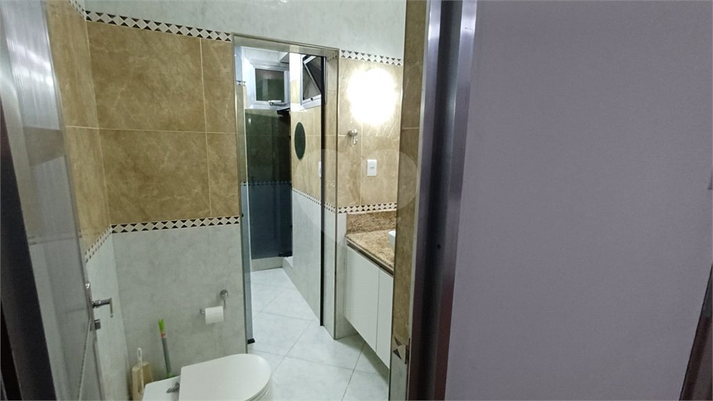 Sobrado à venda com 3 quartos em Bonfim, Osasco, SP