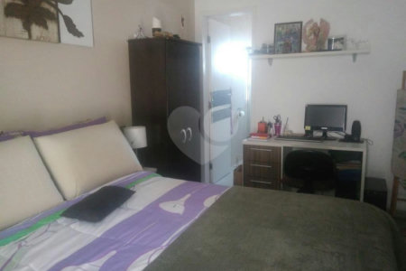 Casa à venda com 3 quartos, sendo 1 suíte, no condomínio Algarve Residencial, São Paulo - SP