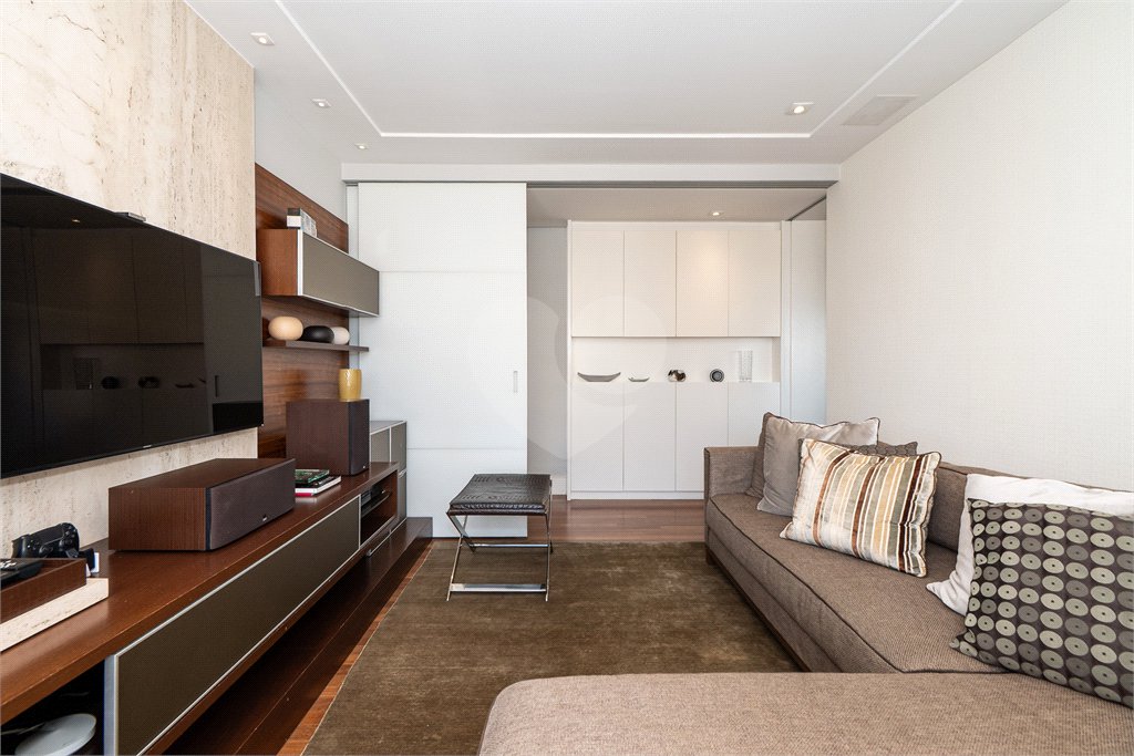Apartamento à venda com 3 suítes em Sumarezinho, São Paulo, SP
