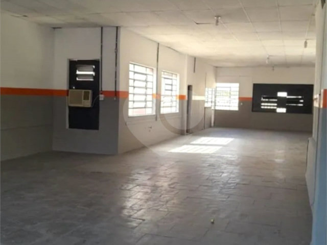 Prédio à venda em Bom Retiro, São Paulo, SP