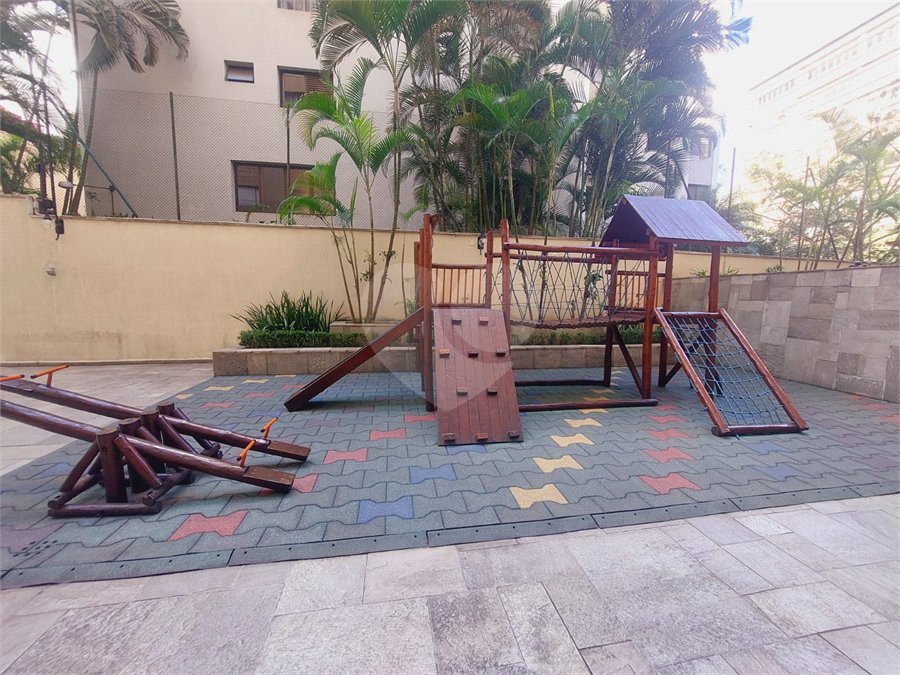 Apartamento à venda com 3 quartos, sendo 1 suíte,  em Jardim Paulista, São Paulo, SP