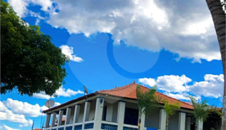 Fazenda à venda com 6 quartos, sendo 1 suíte,  no Centro, Capitão Enéas, MG