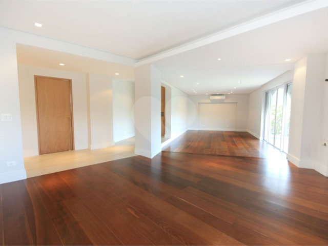 Apartamento para alugar com 3 quartos, sendo 1 suíte,  em Granja Julieta, São Paulo, SP