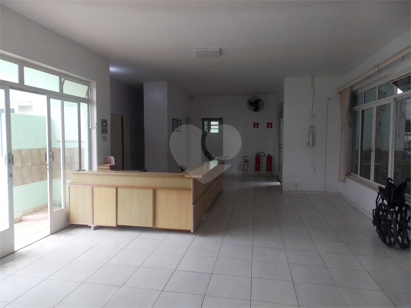 Casa à venda ou para alugar com 15 quartos, sendo 5 suítes,  no Centro, Atibaia, SP