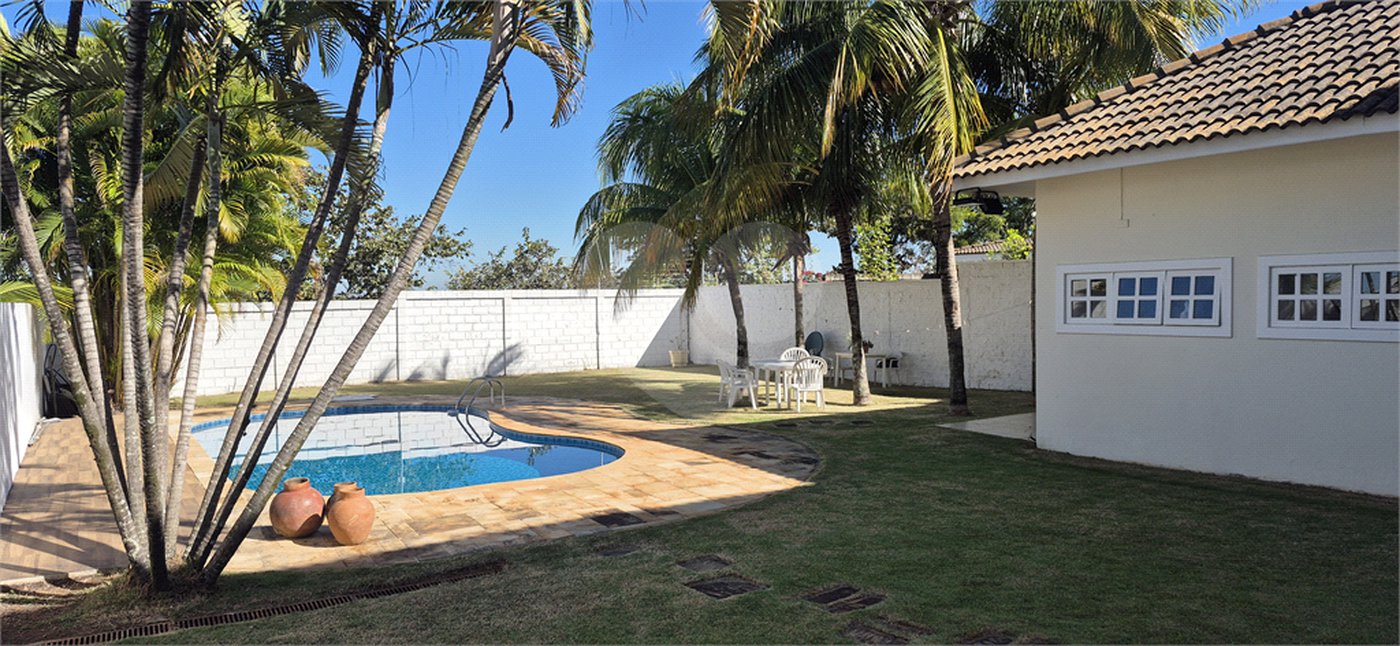 Casa à venda ou para alugar com 3 suítes no condomínio Jardim Theodora, Itu - SP