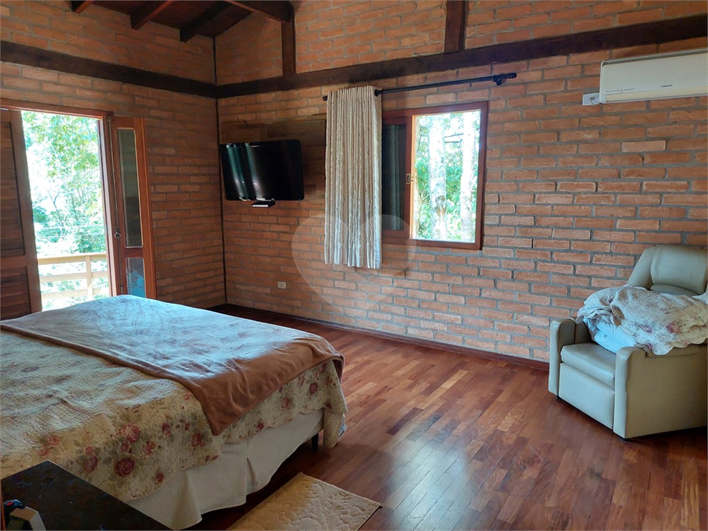 Casa à venda com 3 suítes em Roseira, Mairiporã, SP
