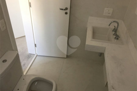 Apartamento à venda com 3 suítes em Campo Belo, São Paulo, SP