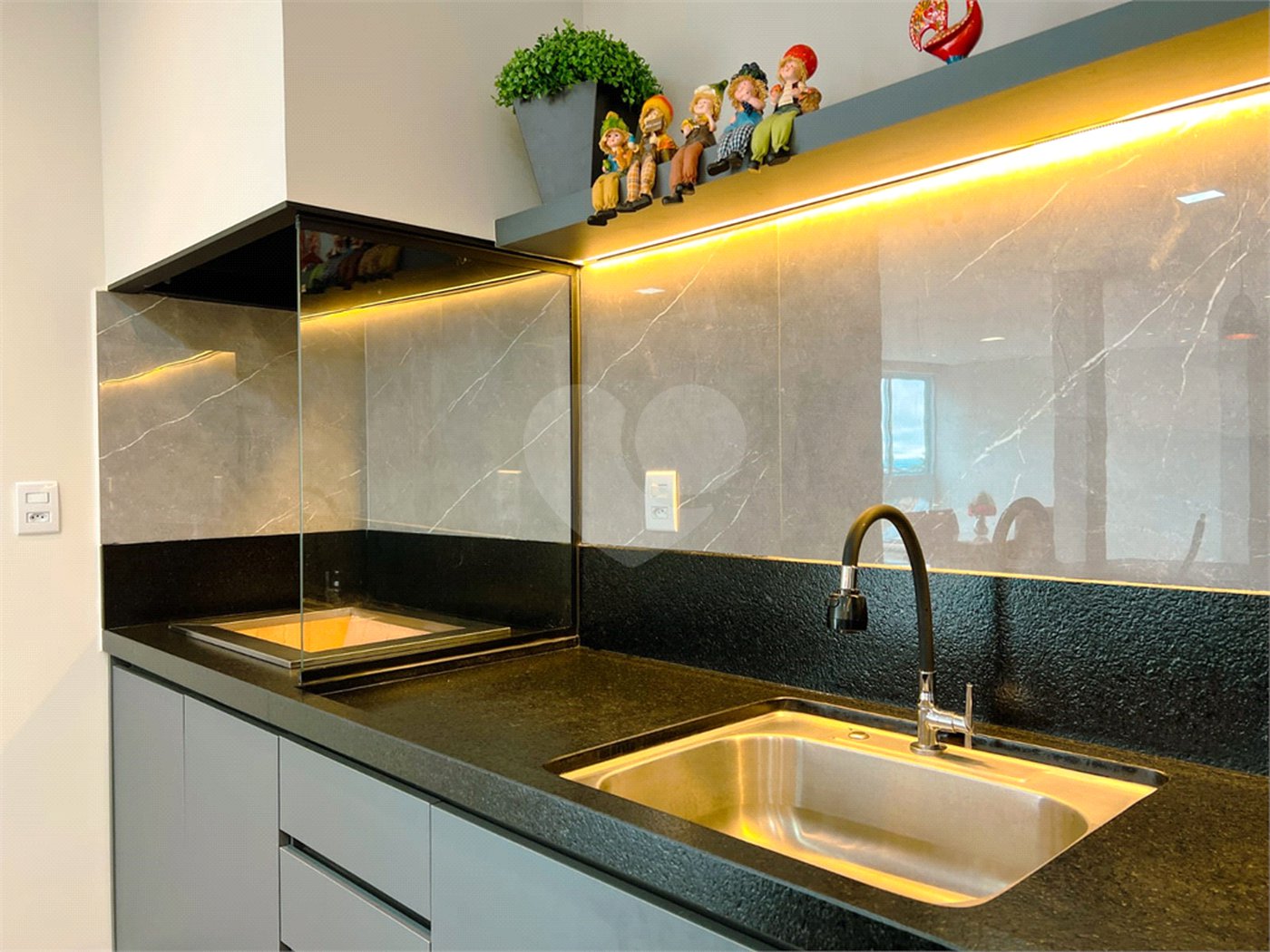 Casa à venda com 4 suítes no condomínio Alpes de Vinhedo, Vinhedo - SP