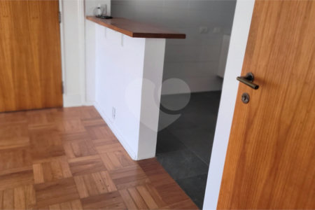 Apartamento para alugar com 3 quartos, sendo 1 suíte, em Jardim Europa, São Paulo, SP