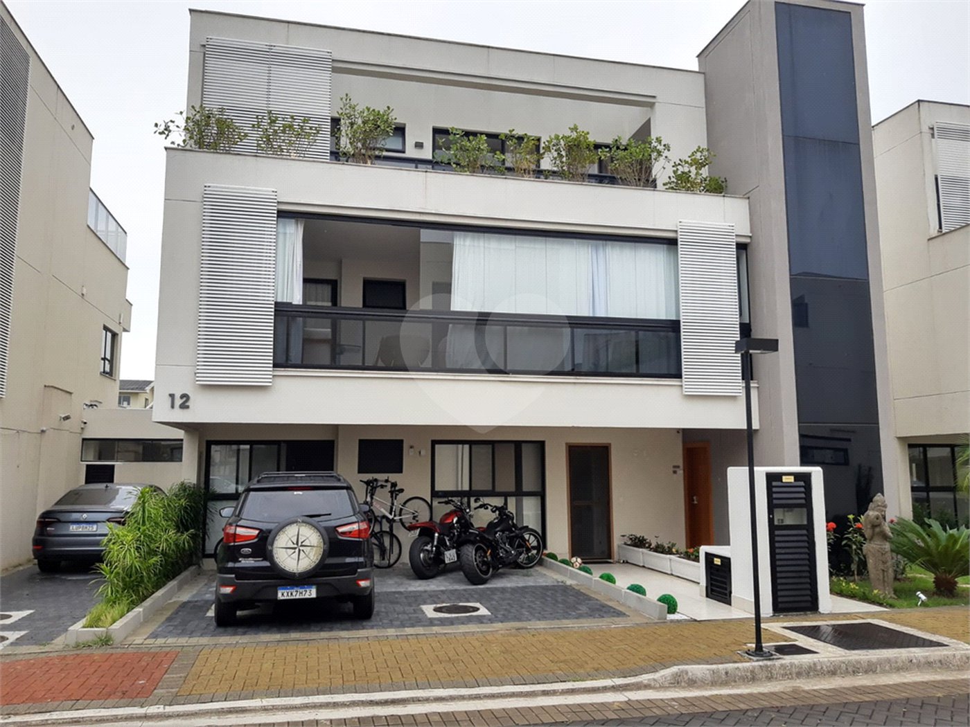Casa à venda com 3 quartos, sendo 2 suítes, no condomínio Outside Authentic Residences, Rio de Janeiro - RJ