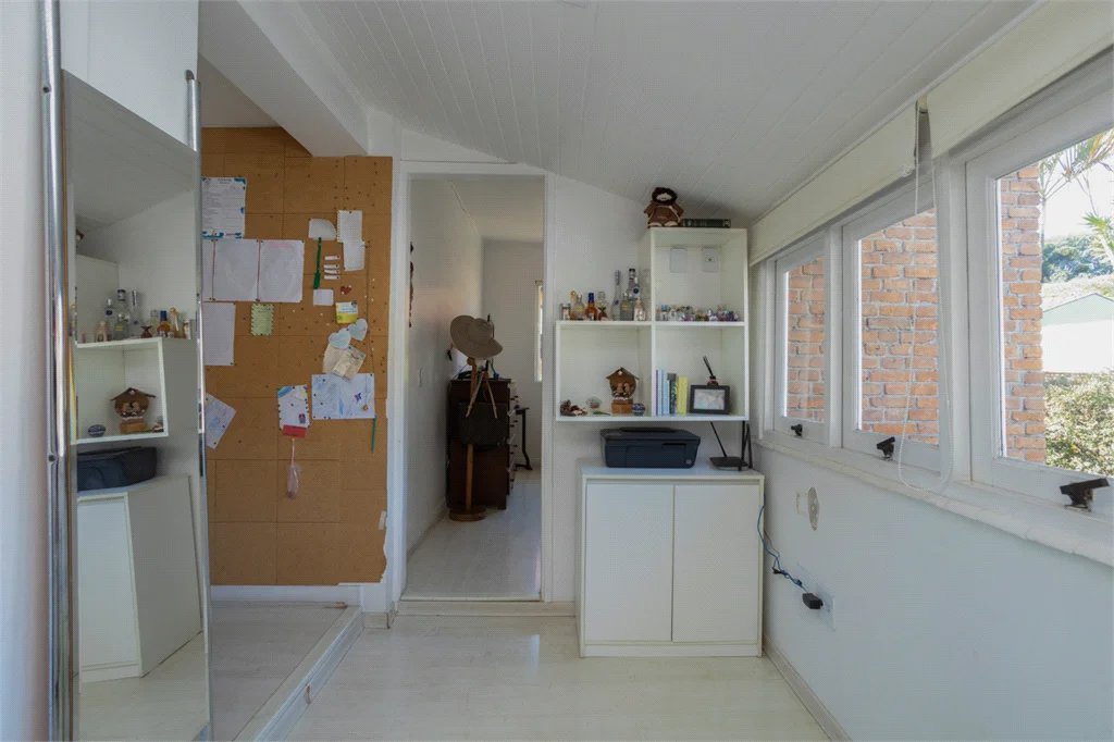Sobrado à venda com 4 quartos, sendo 2 suítes, em Vila Madalena, São Paulo, SP