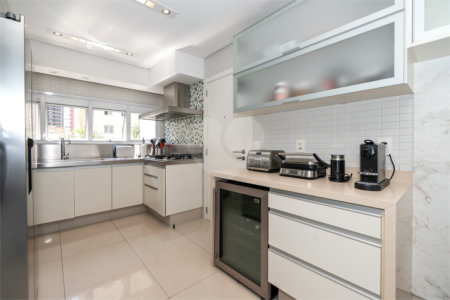 Apartamento à venda com 3 suítes em Sumarezinho, São Paulo, SP
