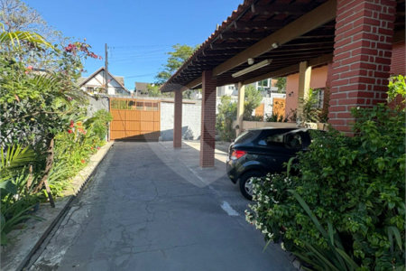 Casa Térrea à venda com 3 quartos em Vila Áurea, Poá, SP