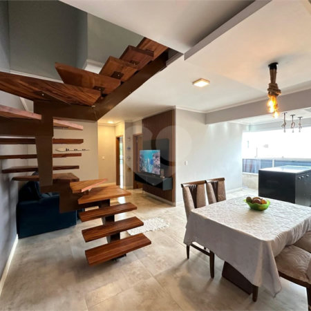 Duplex à venda com 3 quartos, sendo 2 suítes,  em Toninhas, Ubatuba, SP