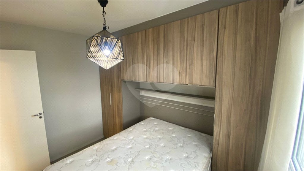 Apartamento mobiliado à venda na Vila Mariana, 2 quartos, varanda